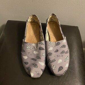 TOMS Black and White Patterned Women's Flats